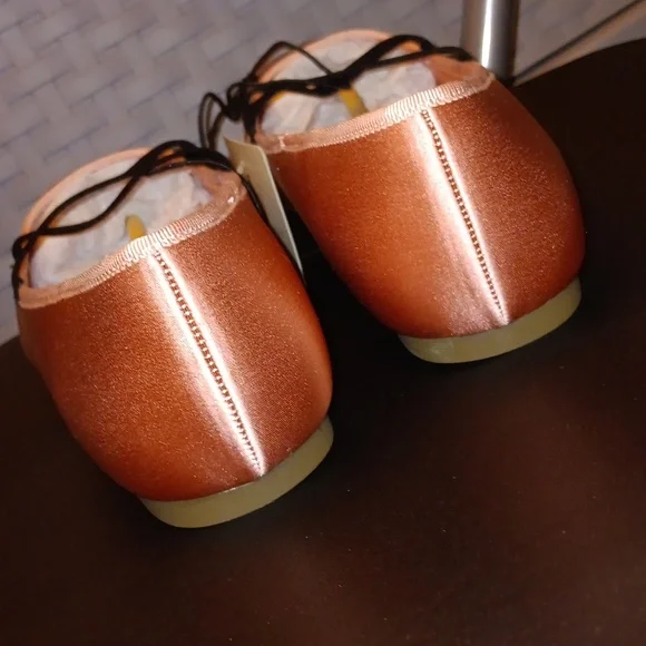 Worthington Lilac Square Closed Toe Ballet Flats - Picture 5 of 8